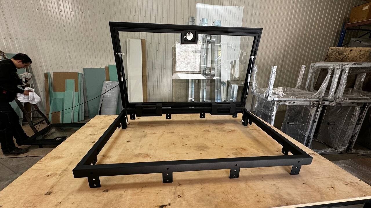 Скляний підлоговий люк Скляний підлоговий люк