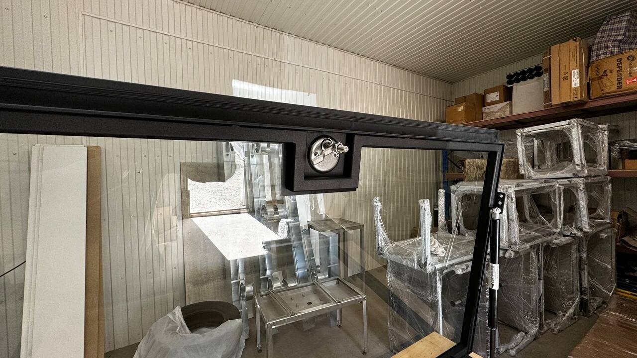 Скляний підлоговий люк Скляний підлоговий люк